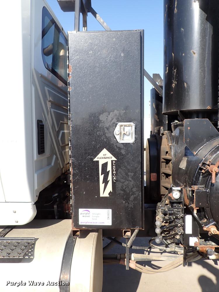 image for item DK4655 2008 International 7600  vacuum truck