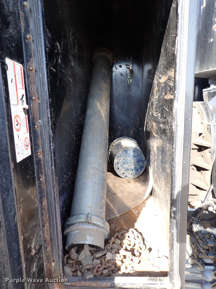 image for item DK4655 2008 International 7600  vacuum truck