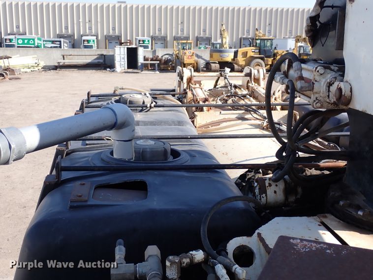 image for item DK4655 2008 International 7600  vacuum truck