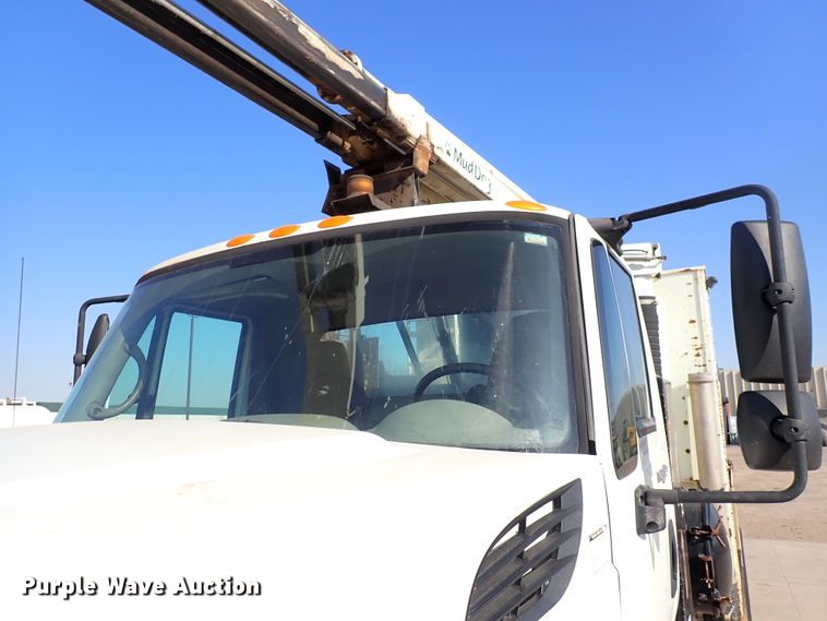 image for item DK4655 2008 International 7600  vacuum truck