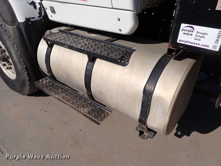 image for item DK4655 2008 International 7600  vacuum truck