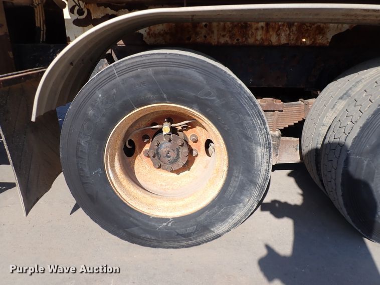 image for item DK4655 2008 International 7600  vacuum truck