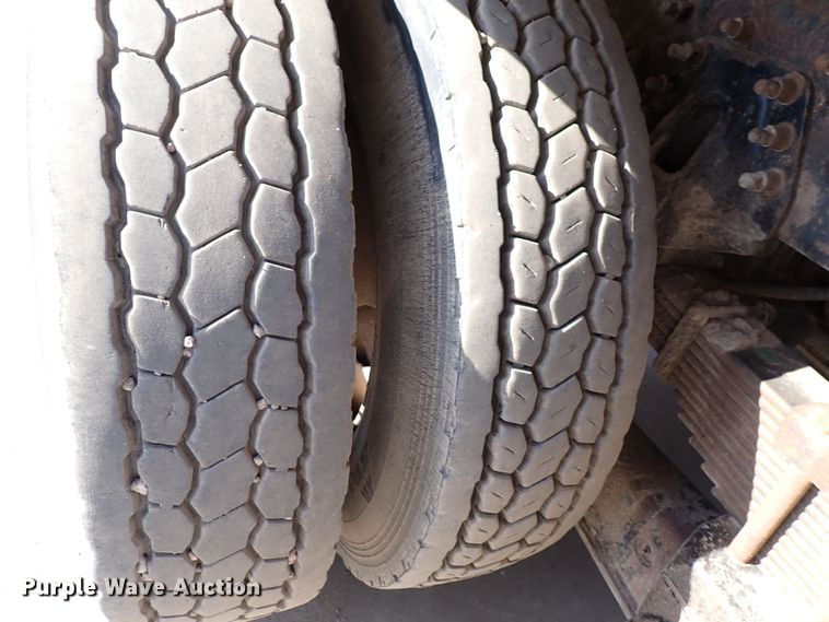 image for item DK4655 2008 International 7600  vacuum truck