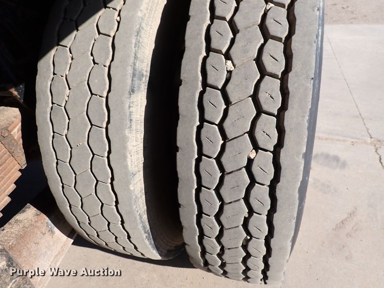 image for item DK4655 2008 International 7600  vacuum truck