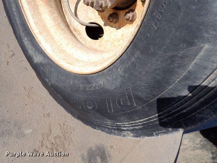 image for item DK4655 2008 International 7600  vacuum truck