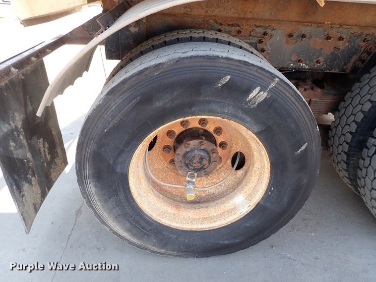 image for item DK4655 2008 International 7600  vacuum truck