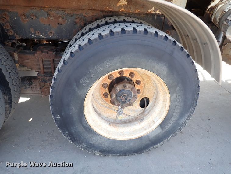 image for item DK4655 2008 International 7600  vacuum truck