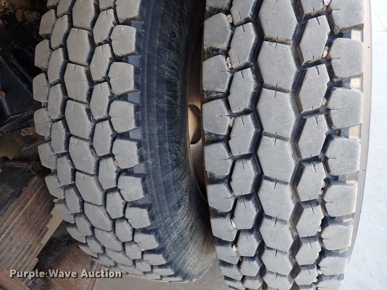 image for item DK4655 2008 International 7600  vacuum truck