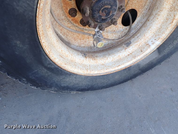 image for item DK4655 2008 International 7600  vacuum truck