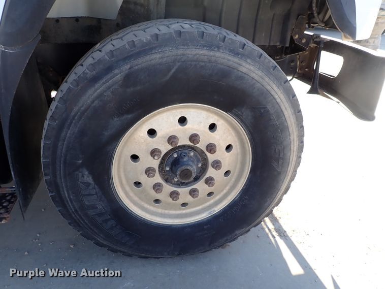 image for item DK4655 2008 International 7600  vacuum truck