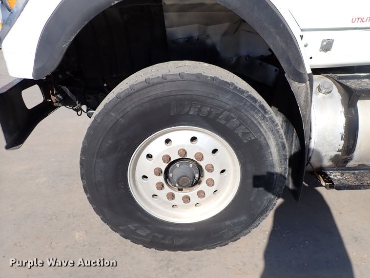 image for item DK4655 2008 International 7600  vacuum truck