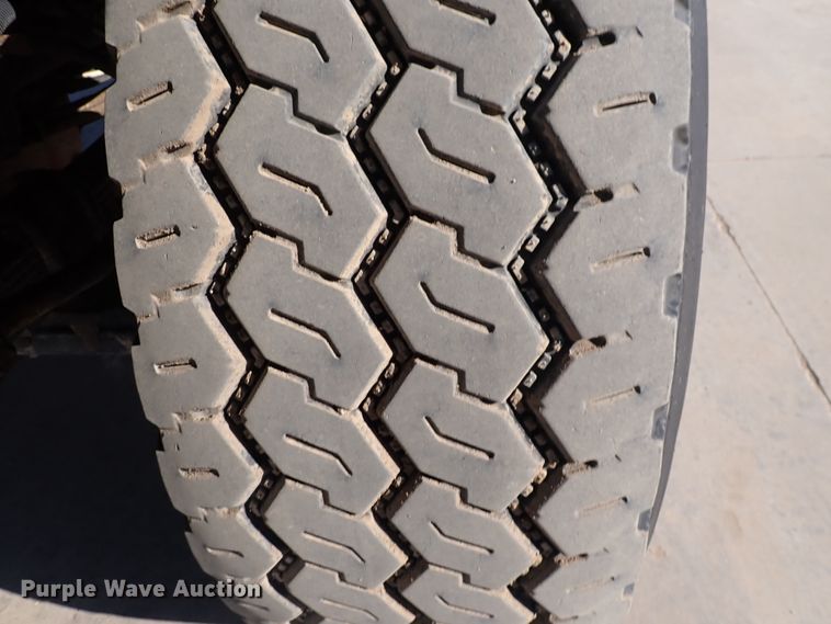 image for item DK4655 2008 International 7600  vacuum truck