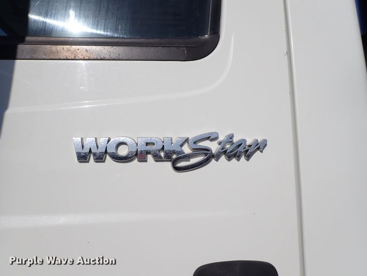 image for item DK4655 2008 International 7600  vacuum truck