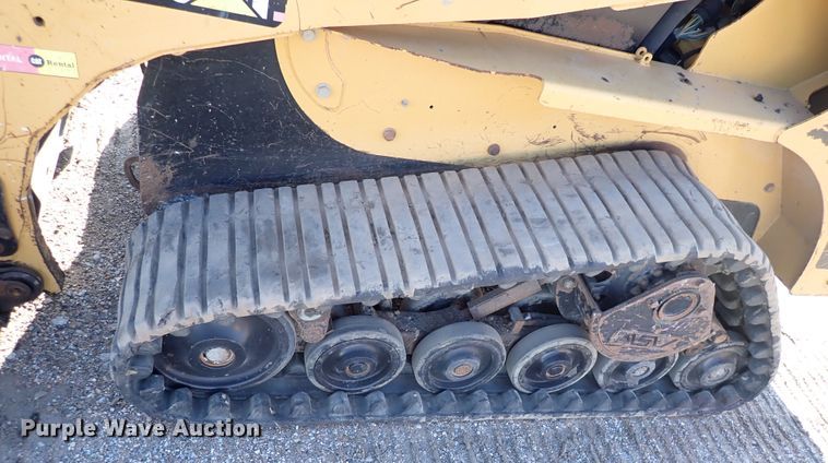 image for item DK4658 2006 Caterpillar 257B  tracked skid steer loader