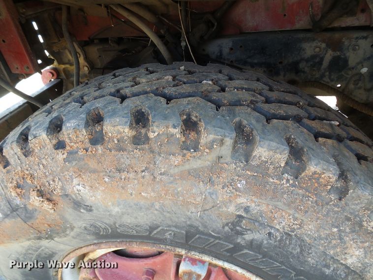 image for item DL0859 1975 International Fleetstar 2010  tank truck