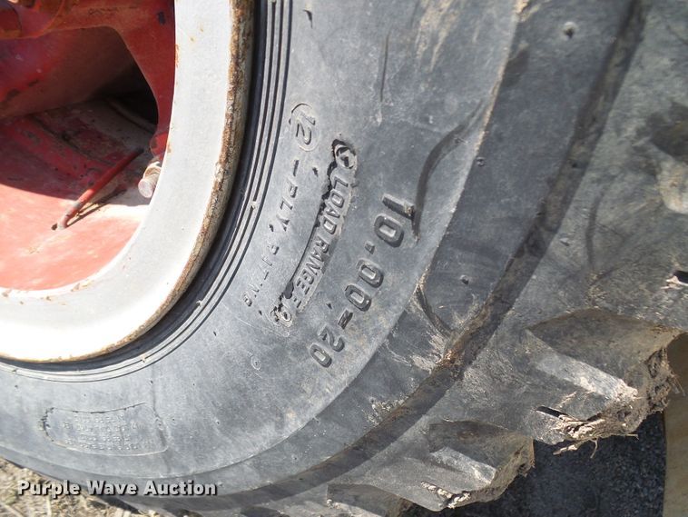 image for item DL0859 1975 International Fleetstar 2010  tank truck