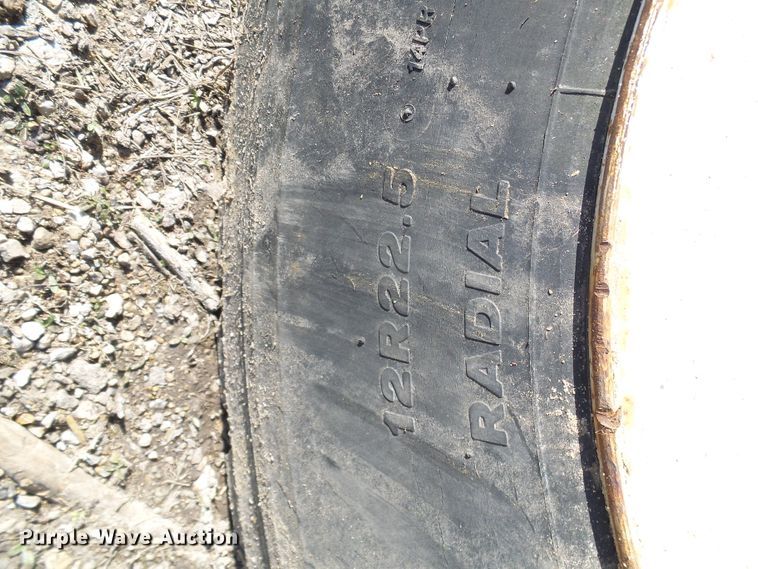 image for item DL0859 1975 International Fleetstar 2010  tank truck