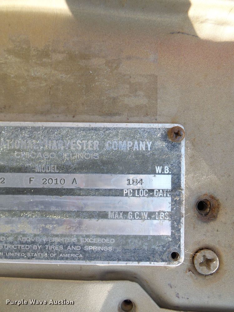 image for item DL0859 1975 International Fleetstar 2010  tank truck