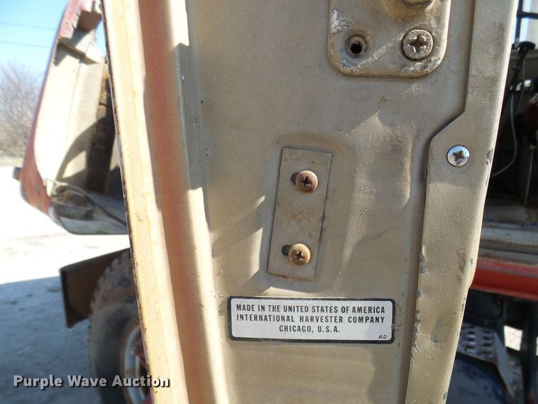 image for item DL0859 1975 International Fleetstar 2010  tank truck