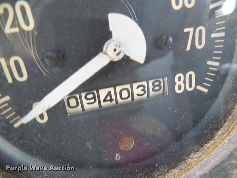 image for item DL0859 1975 International Fleetstar 2010  tank truck