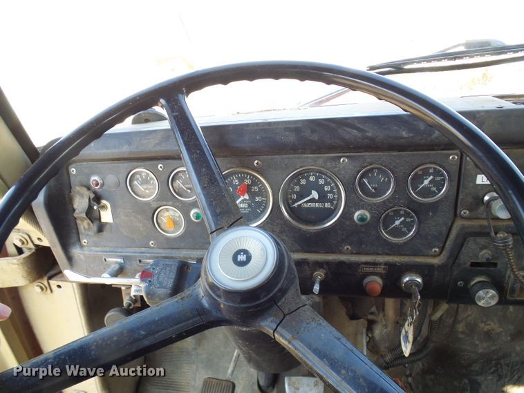 image for item DL0859 1975 International Fleetstar 2010  tank truck