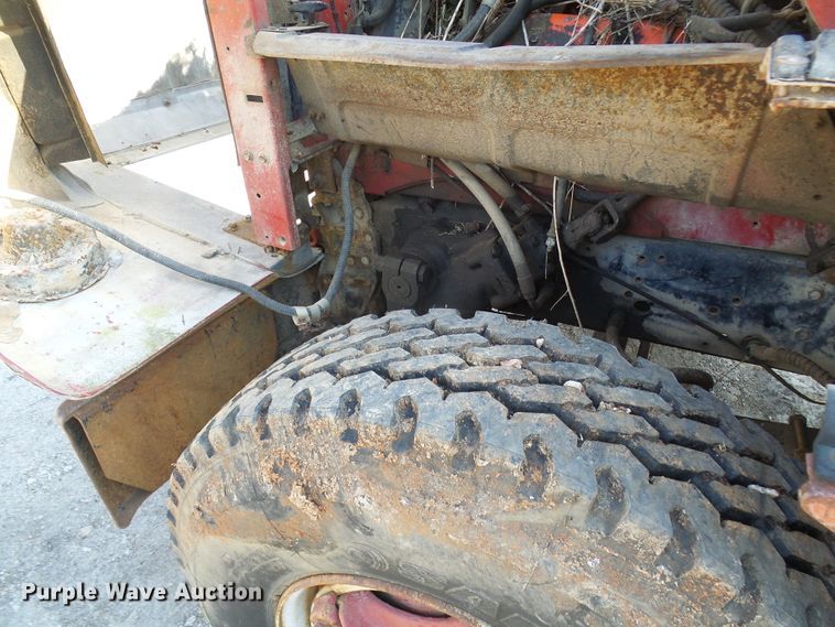 image for item DL0859 1975 International Fleetstar 2010  tank truck