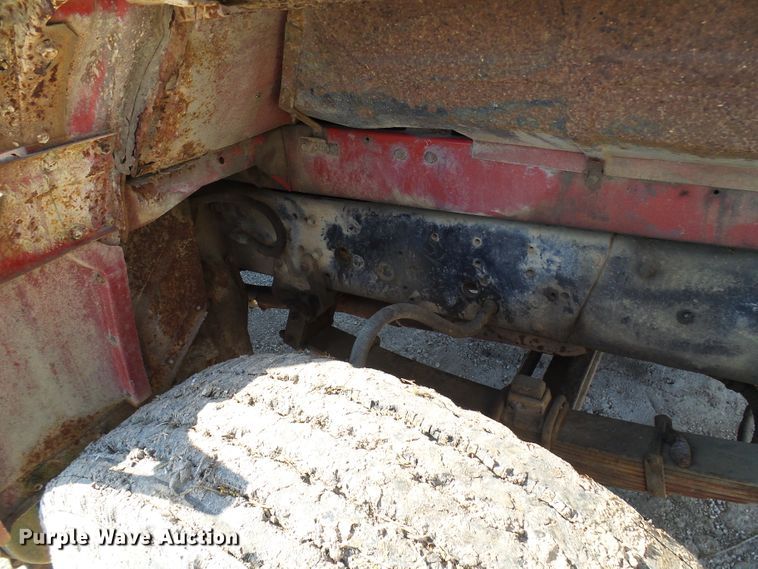 image for item DL0859 1975 International Fleetstar 2010  tank truck