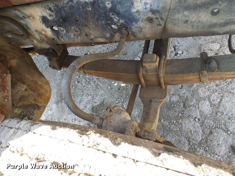 image for item DL0859 1975 International Fleetstar 2010  tank truck