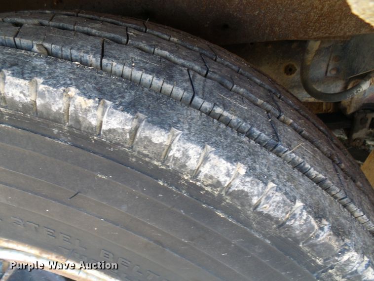 image for item DL0860 1972 International F2000  tank truck