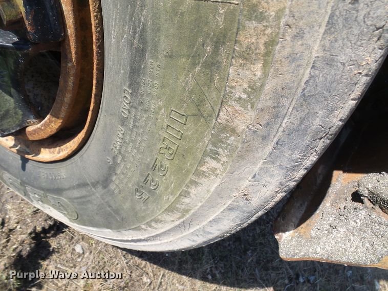 image for item DL0860 1972 International F2000  tank truck