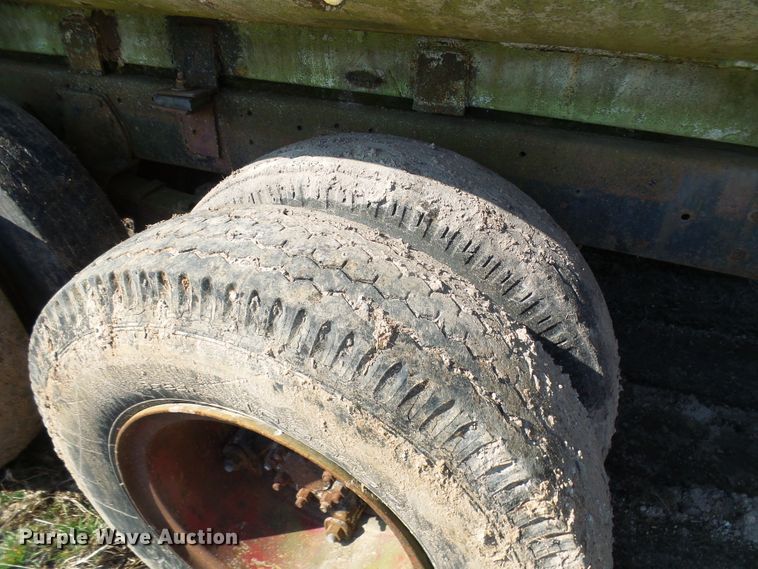 image for item DL0860 1972 International F2000  tank truck