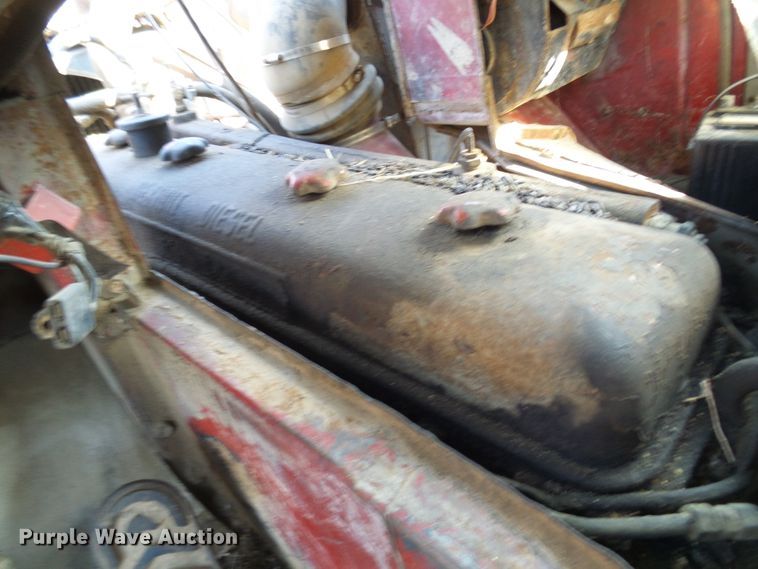 image for item DL0860 1972 International F2000  tank truck