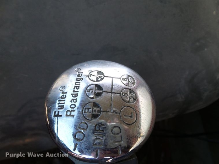 image for item DL0860 1972 International F2000  tank truck