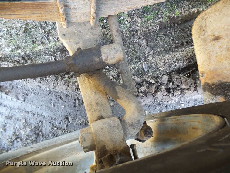 image for item DL0860 1972 International F2000  tank truck