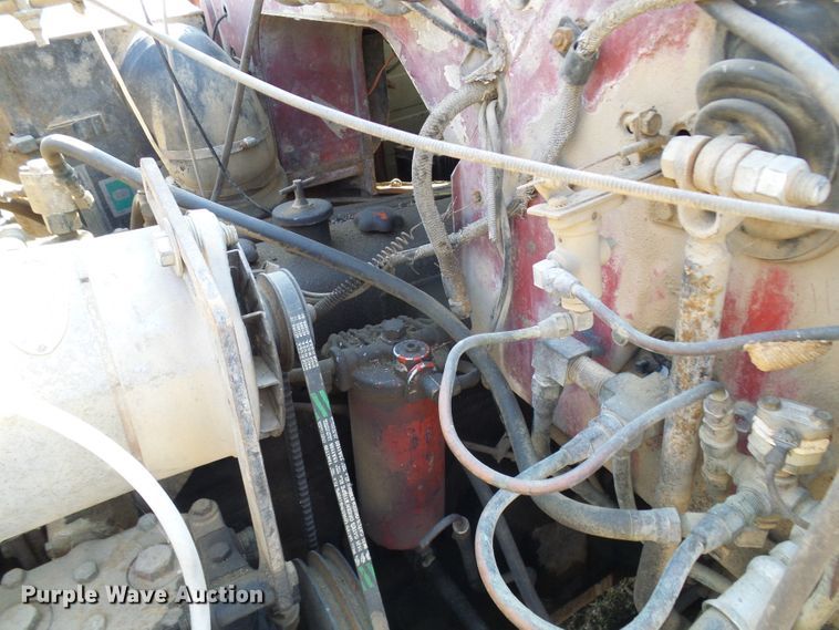 image for item DL0860 1972 International F2000  tank truck