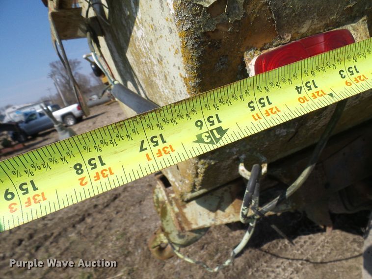 image for item DL0860 1972 International F2000  tank truck