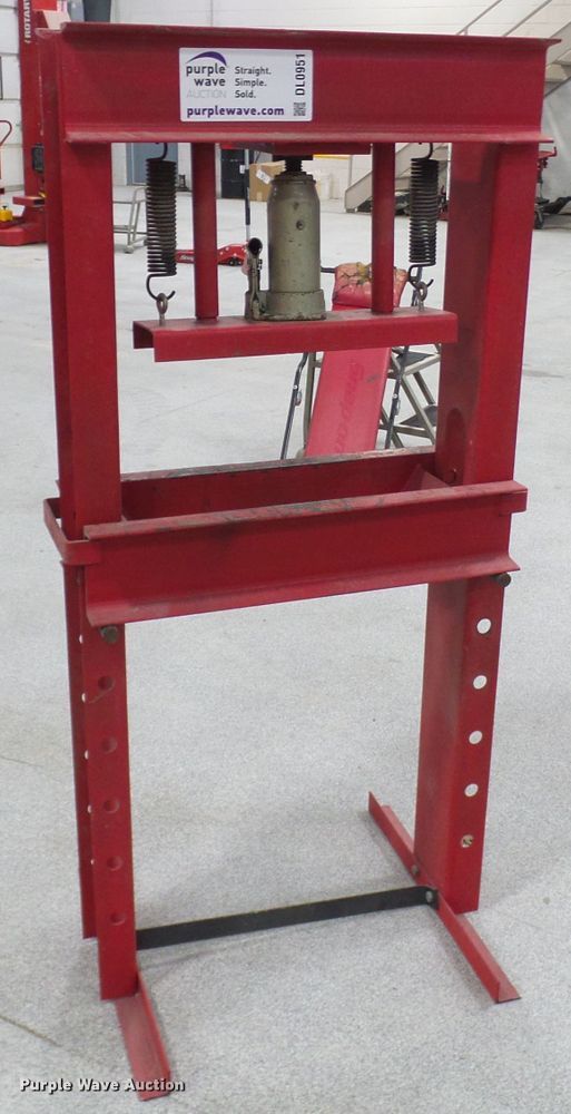 image for item DL0951 20 ton press