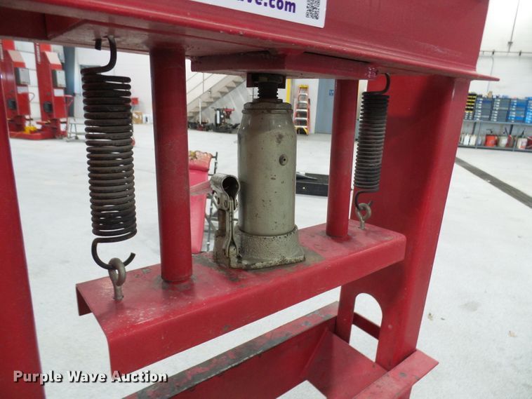 image for item DL0951 20 ton press