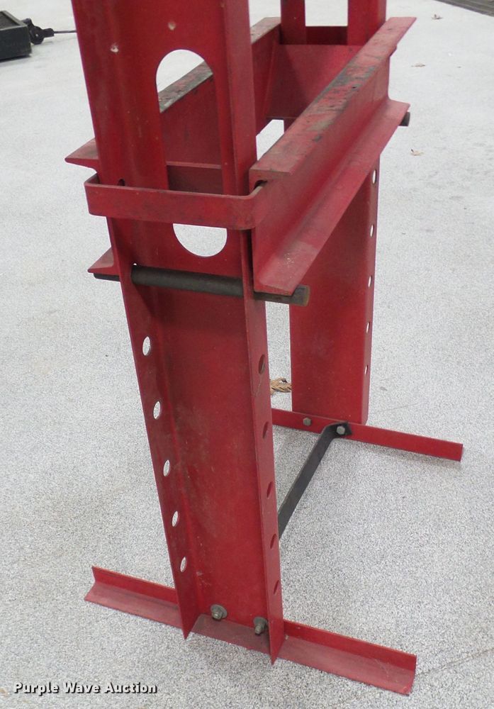 image for item DL0951 20 ton press