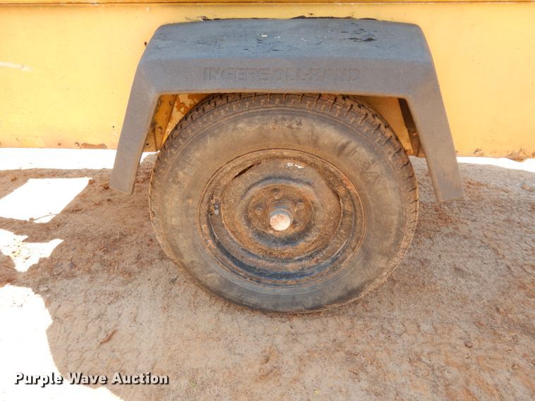 image for item DM2875 2000 Ingersoll Rand P185WJD  air compressor