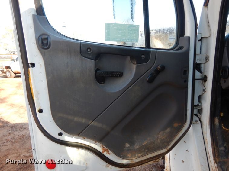 image for item DM2879 2012 Freightliner M2  flatbed truck