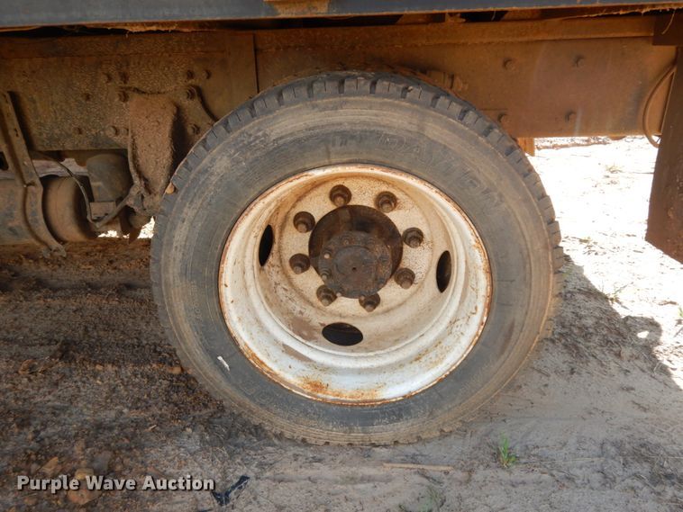 image for item DM2879 2012 Freightliner M2  flatbed truck