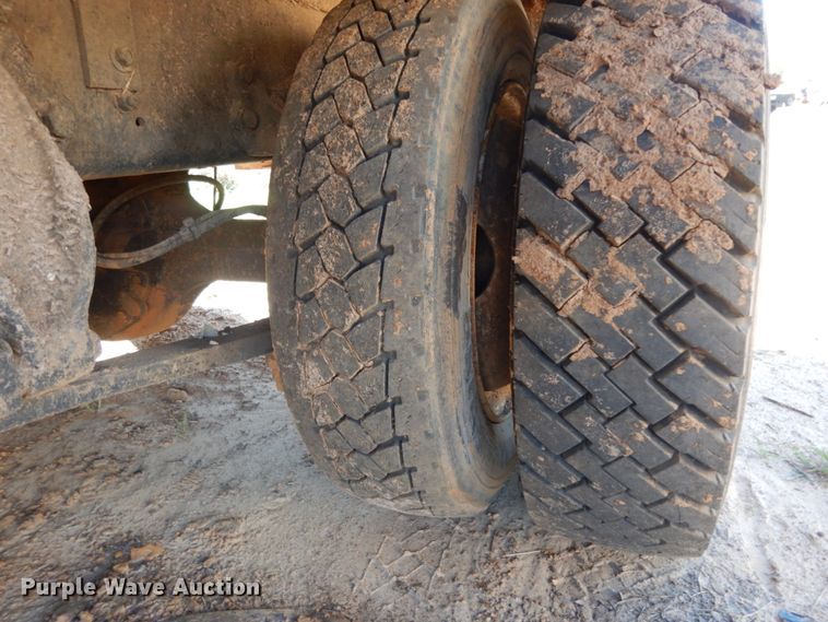 image for item DM2879 2012 Freightliner M2  flatbed truck