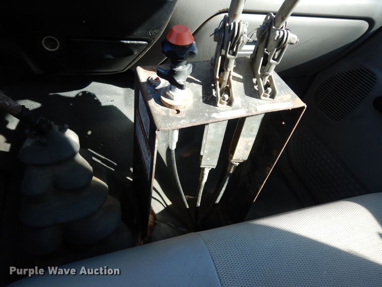 image for item DM2880 2000 Ford F650 Super Duty  water truck