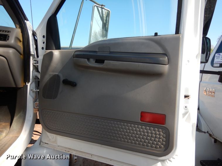 image for item DM2880 2000 Ford F650 Super Duty  water truck