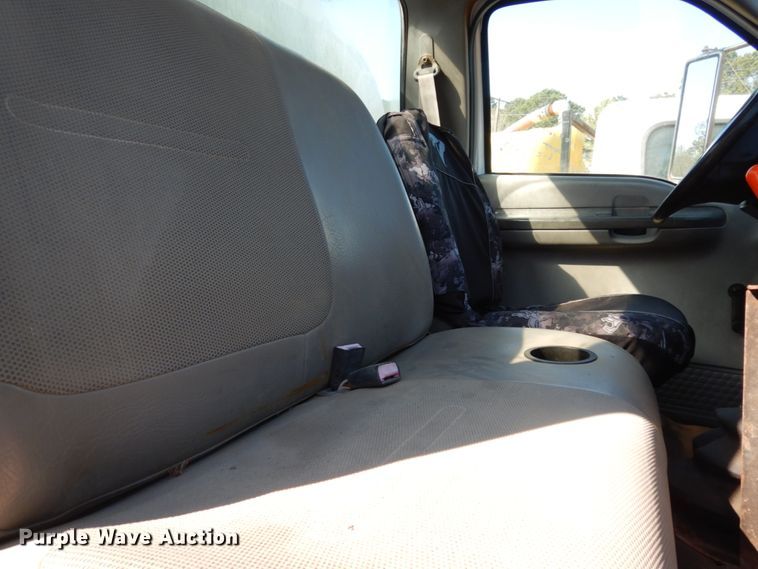 image for item DM2880 2000 Ford F650 Super Duty  water truck