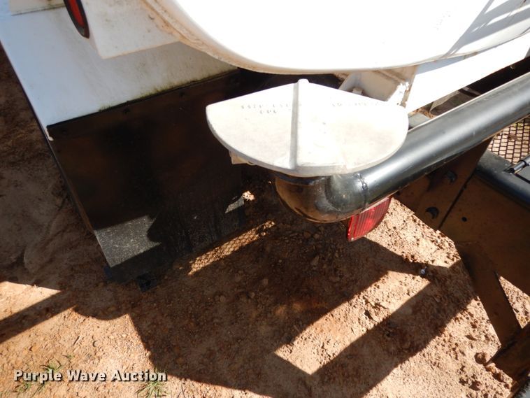 image for item DM2880 2000 Ford F650 Super Duty  water truck