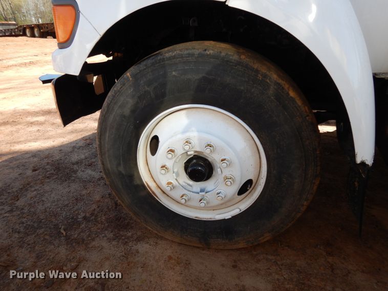 image for item DM2880 2000 Ford F650 Super Duty  water truck