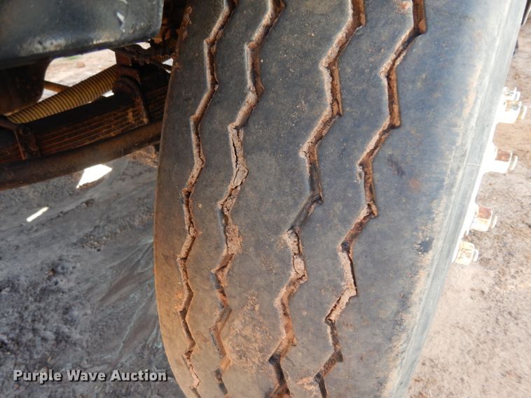 image for item DM2880 2000 Ford F650 Super Duty  water truck