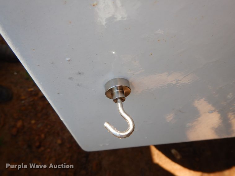 image for item DM2880 2000 Ford F650 Super Duty  water truck